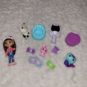 Gabby’s Dollhouse Mini Figure & Accessories Lot Cat Characters Doll Chair Toys
